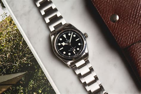 tudor black bay 36 watchbox.